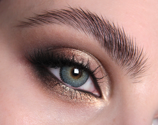 Blue Swan Contact Lenses – Stunning Natural Blue for Every Occasion